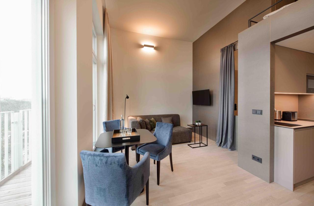 Oberdeck Studio Apartments - Adults Only Hamburg Exterior photo A typical apartment