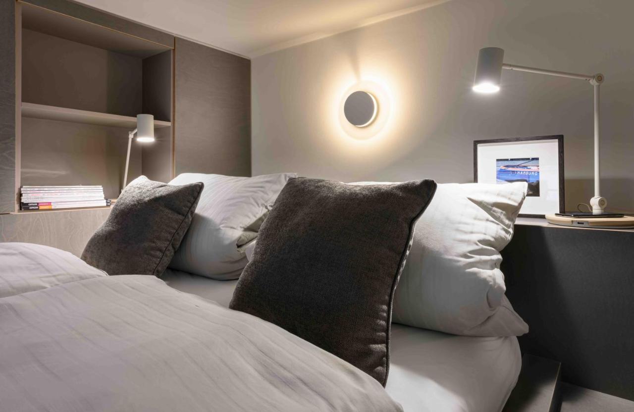 Oberdeck Studio Apartments - Adults Only Hamburg Exterior photo A bedroom at the hotel