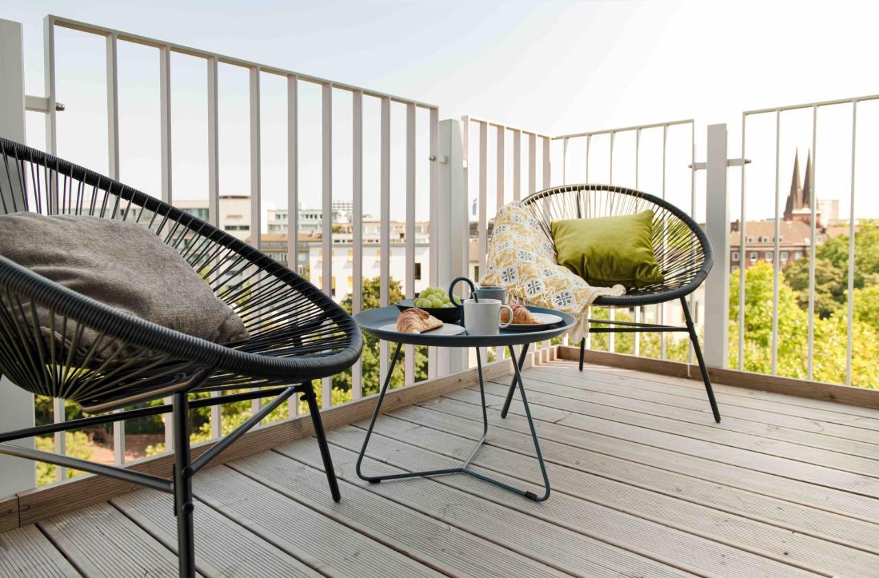 Oberdeck Studio Apartments - Adults Only Hamburg Exterior photo A balcony