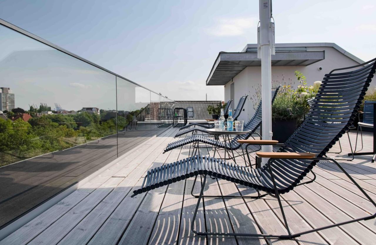 Oberdeck Studio Apartments - Adults Only Hamburg Exterior photo Rooftop terrace